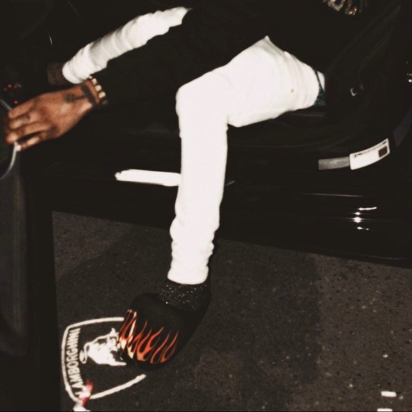 Flame Slippers - Picture 4 of 7